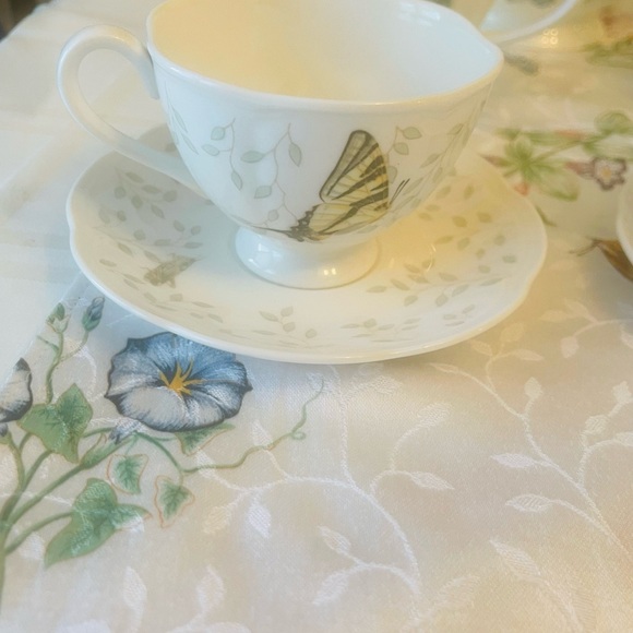Lenox Butterfly Meadow Tea set of 6 pieces accepting offers - Picture 10 of 12